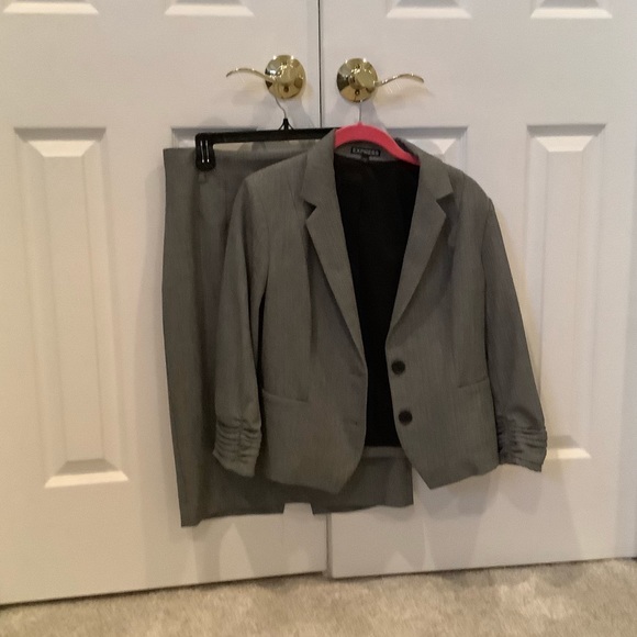 Express Size 8 Gray Suit Jacket and Skirt Set - Picture 1 of 2